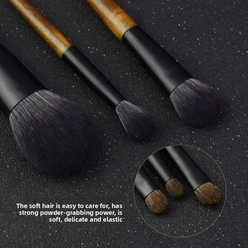 8-delige mini-reismake-upborstelset met etui Houten handvat Cosmetische borstel voor gezichtspoeder Blush Markeerstift Concealer Oogschaduw