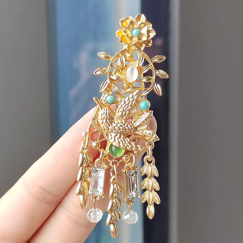 Retro Ornate Matte Golden Swallow Wheat Ears Zircon Tassel Brooches For Unisex Trendy Pins Jewelry Festival Gift Party Accessory