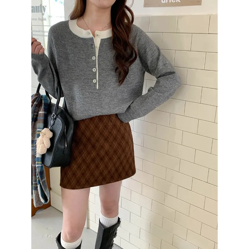 เสื้อสเวตเตอร์ทรงสลิมแบบสองชิ้นปลอมคอเฮนลีย์บล็อกสี