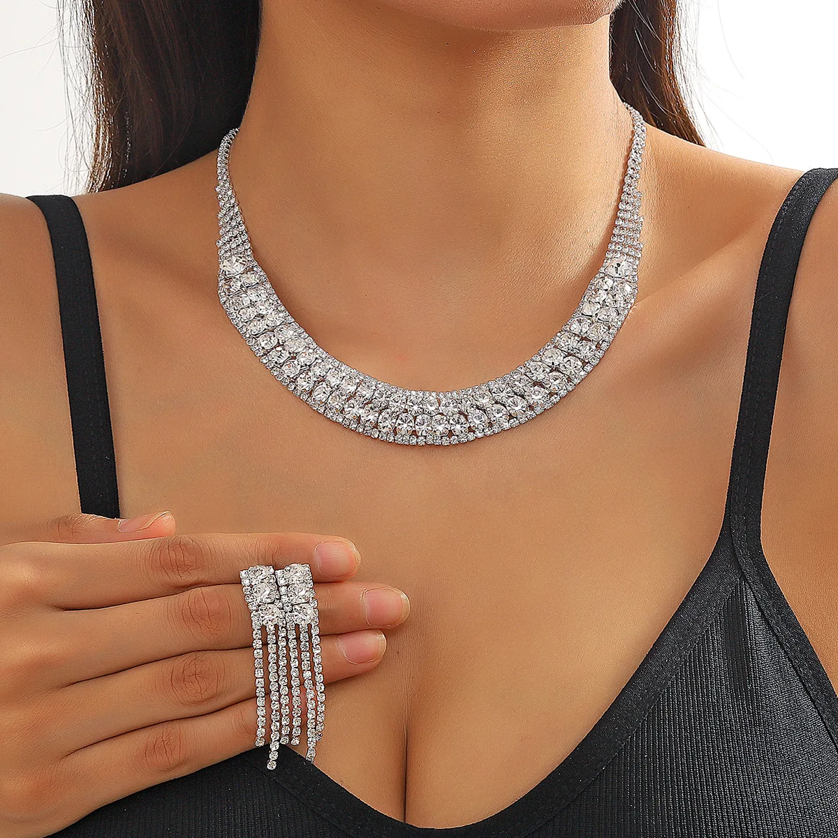 

Supply Claw Chain Series Water Crystal Necklace Earrings Set Exaggerated Clavicle Chain Dress Versatile Accessories