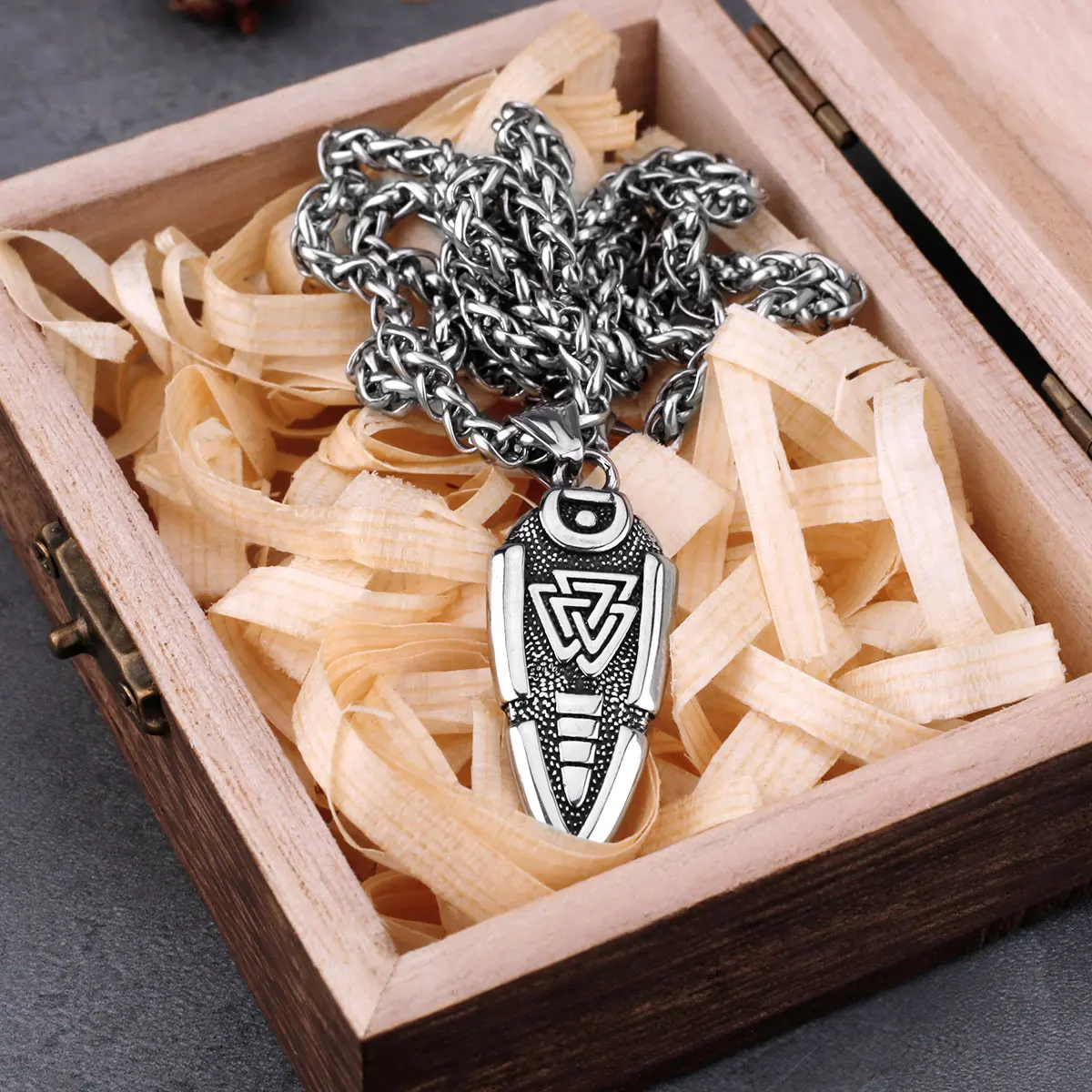 316L Stainless Steel Rune Pendant Men's New Trend Pagan Amulet Rune Pendant Jewelry With Odin Labrador Mythology Crow Rune