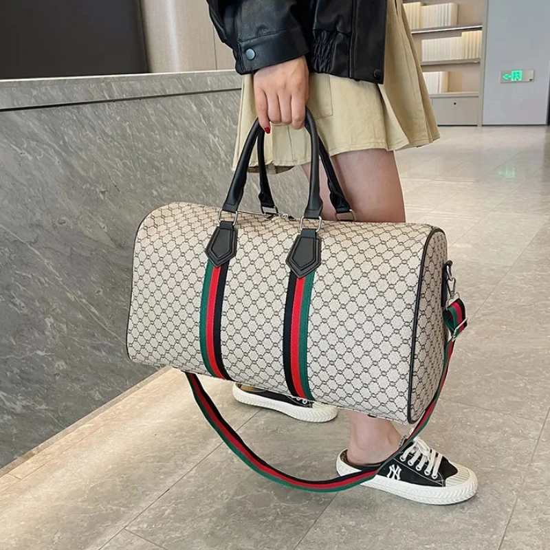 حقيبة سفر نسائية عصرية جديدة ماركة تريند للرجال حقيبة لياقة رياضية مصممة حقيبة يد فاخرة حقيبة كتف كروسبودي عالية الجودة