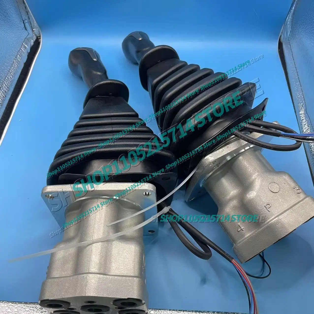 31Q620013 High Quality Joystick Pilot Valve 31Q6-20013 for R140LC-9 R145CR-9 R180LC-9 R250LC-9 R140W-9 R170W-9 Excavator
