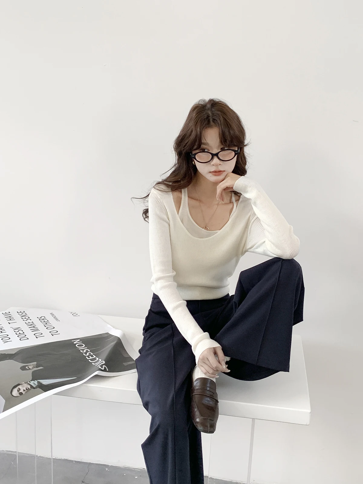 

Женский облегающий вязаный топ с длинным рукавом и брюки, новый осенний комплект из двух предметов, мягкая акриловая смесь, удобный для повседневной носки