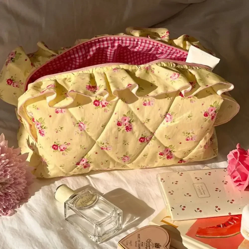 Organizer di stoccaggio borsa per il trucco trapuntata gonfia floreale borsa stampata con fiori borsa per cosmetici da viaggio grande accessorio per