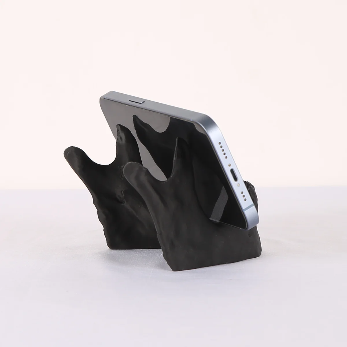 1 pc Gothic horror style skull tooth phone holder, black classic, creative skull design, home and office phone holder decoration