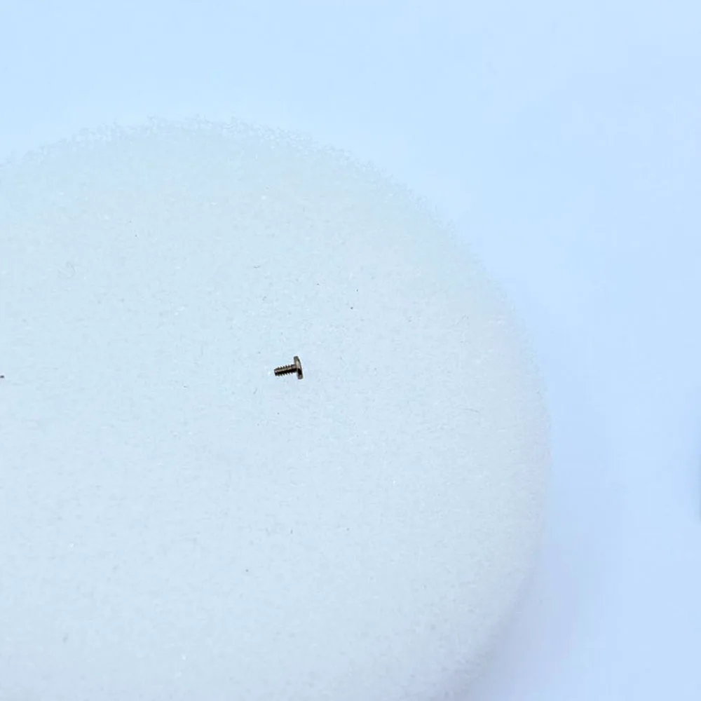 時計アクセサリー 2035 ムーブメントネジ ホイールクランプネジ 上部クランプネジ 日本製クォーツ機械