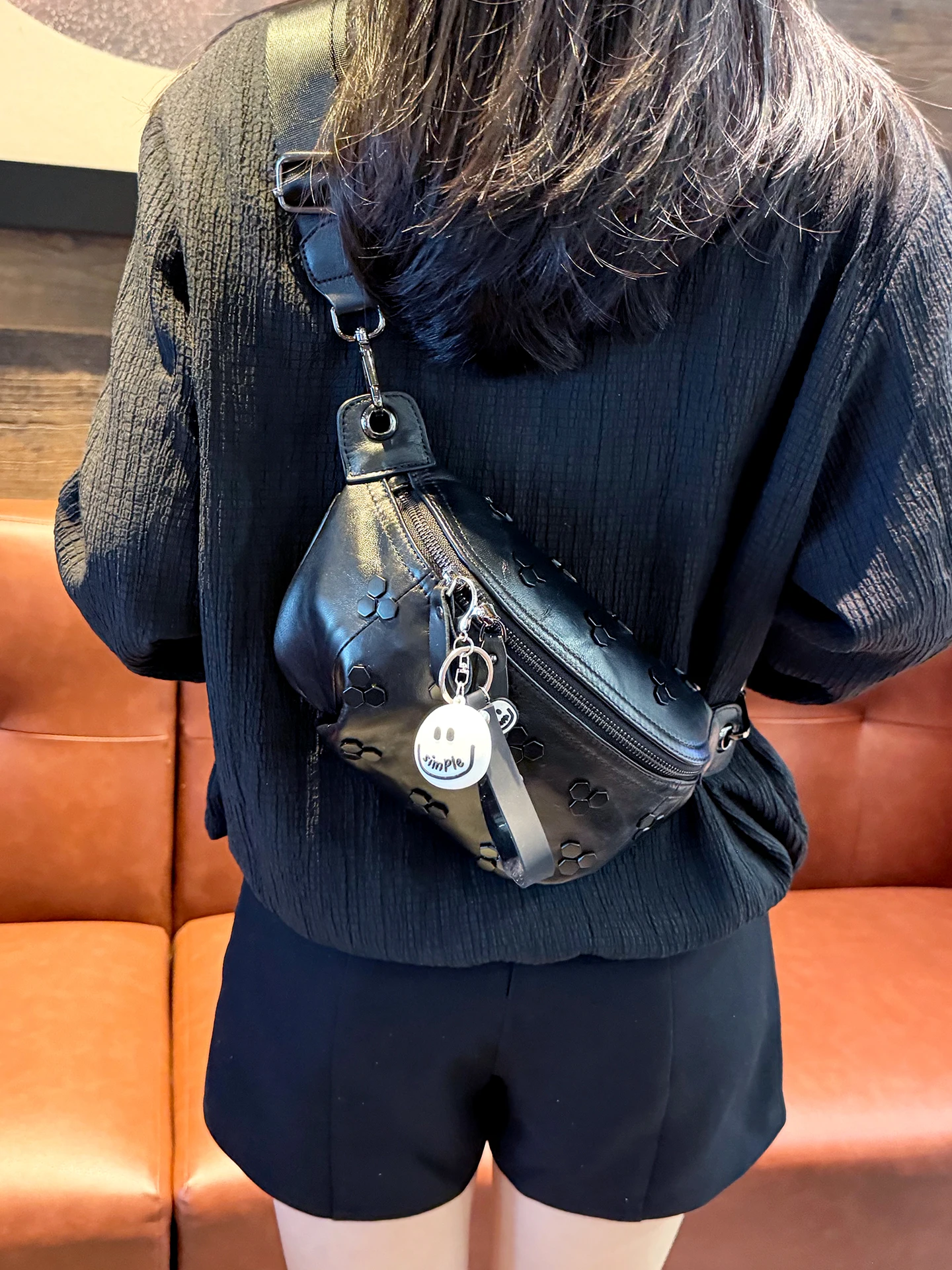 borsa-a-tracolla-in-morbida-pelle-con-rivetti-borsa-a-tracolla-da-donna-in-pelle-di-pecora-con-cinghia-larga-per-pendolarismo-e-uso-quotidiano