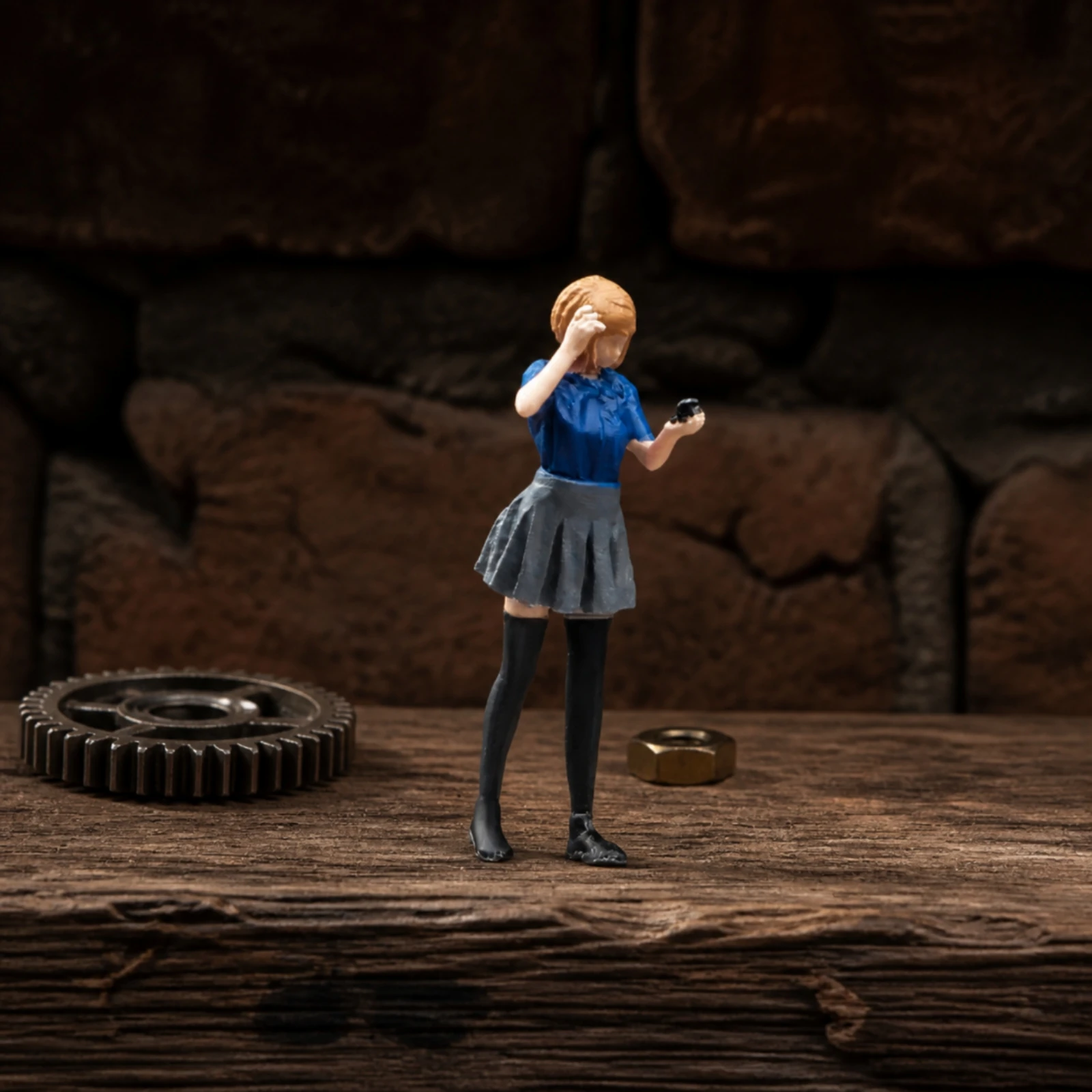 Miniature Girl Figure Tiny Scale Girl Figure Figurines Decorative Adorable for Hobbyists, Macro Photography