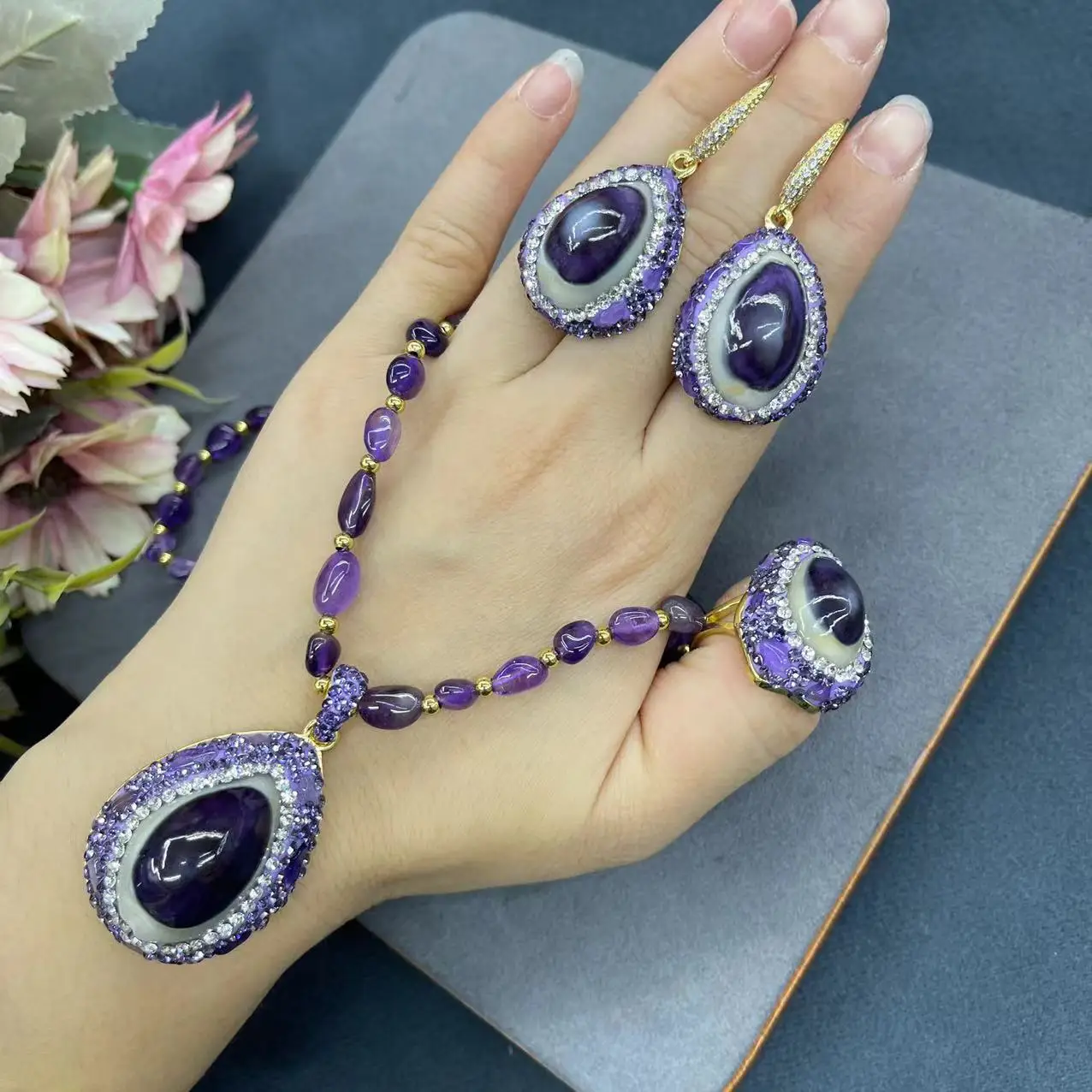 DIY accessories Natural conch shell four-piece set, beautiful with natural amethyst item set, women's wearing jewelry set