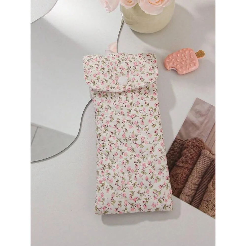 

Fashion Pink Heart Small Glasses Bag Bear and Strawberry Flower Pencil Pouch Sweet Cute Women Makeup Bag Women Girl