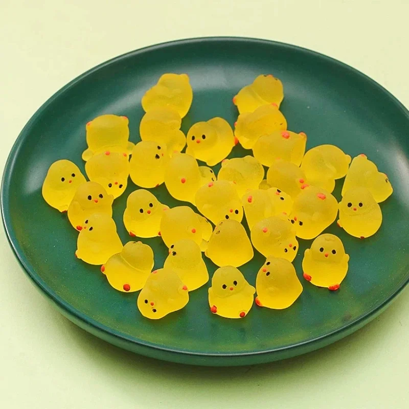 Glow In The Dark Yellow Cartoon Mini Chick Toys Squishy DIY Claw Machine Fillers Desktop Car Decorations Party Favors For Kids