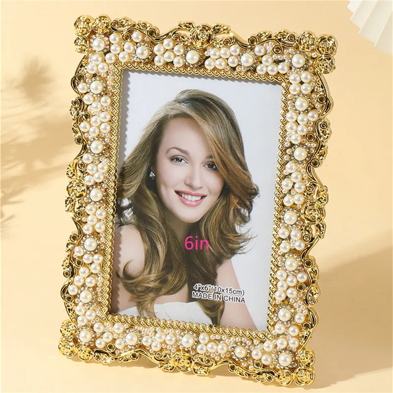 European-Inspired Pearl Frame with Diamond-Like Sparkle