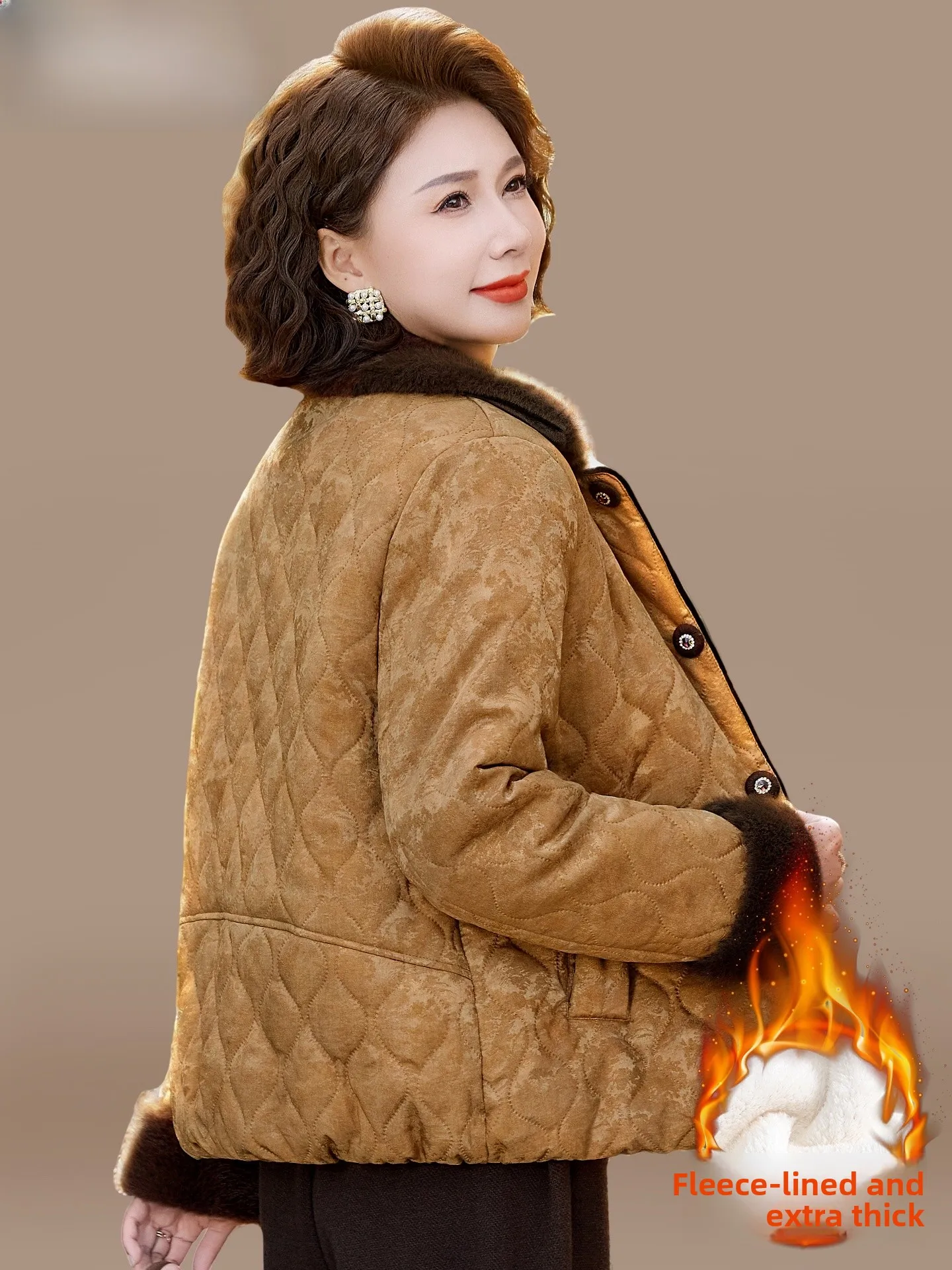 

New Chinese Sle Thiened down Cotton Jaet Women's Faionable Stand Version Coat for Middle-Aged And ly in Autum...