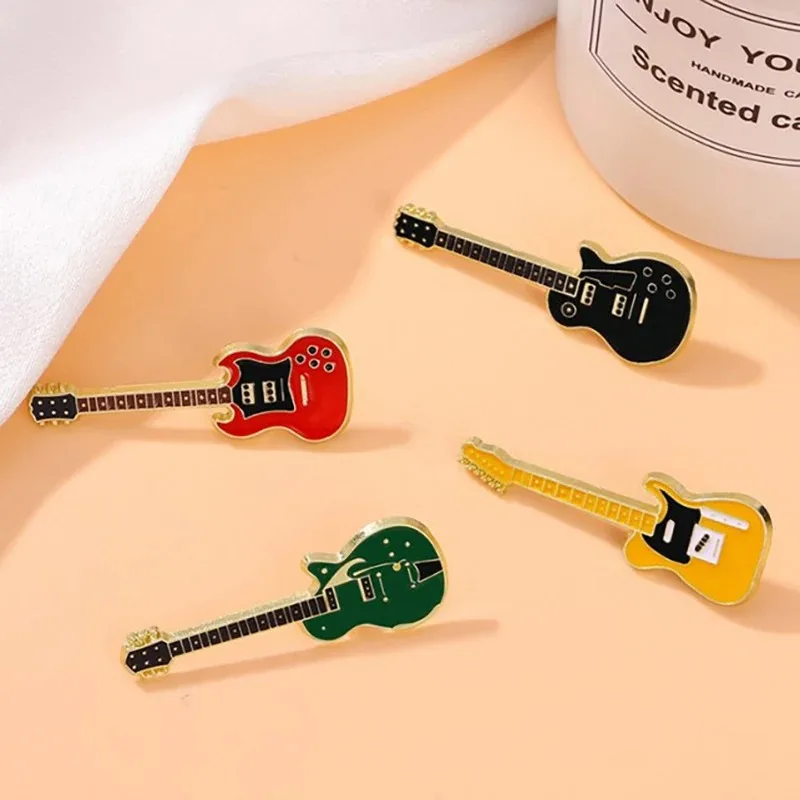 1/2/4PCS Electric Guitar Brooch Personalized Musical Instrument Violin Pin Clothing and Bag Brooch Fashion and Versatile Badge