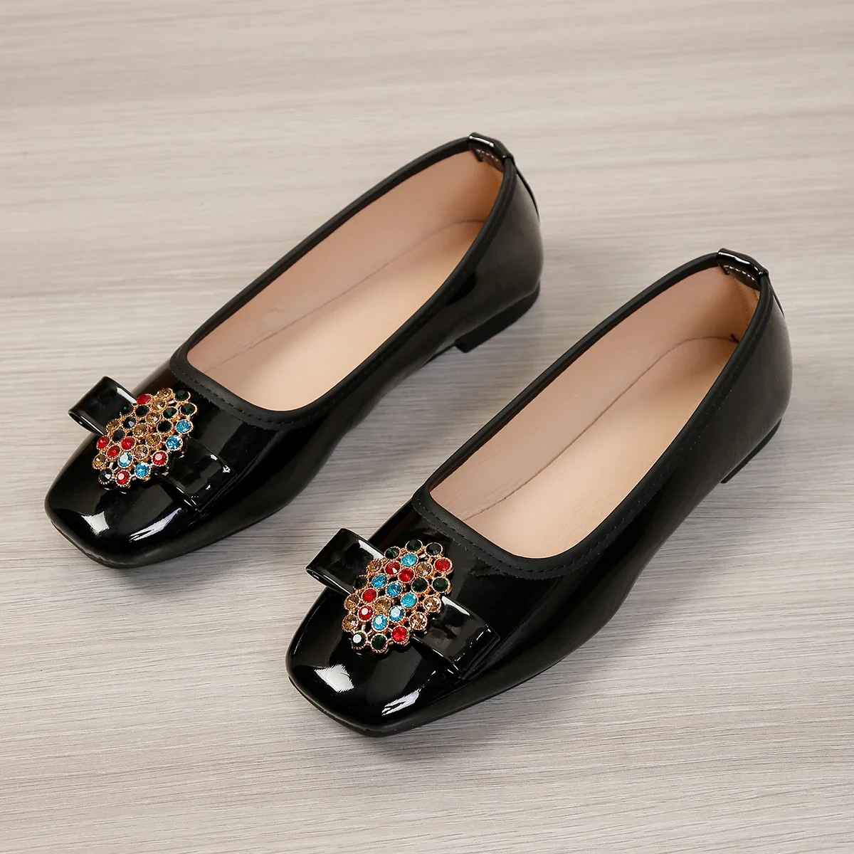 Fashion Square Toe Patent Leather Low-Top Single Colored Diamond Bow Flats