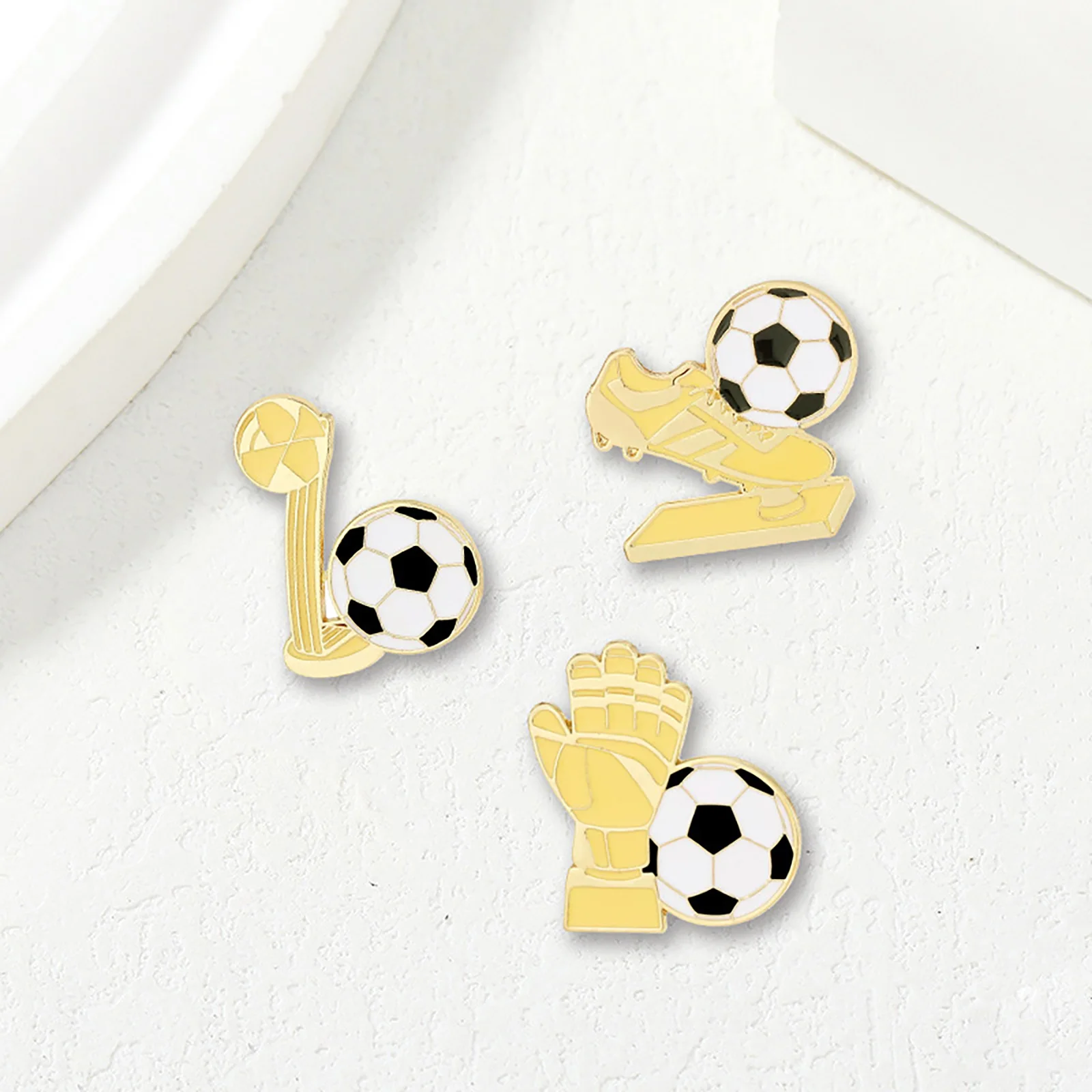 Emaille-Broschen mit Fußball-Thema, Sportfans, Torwarthandschuhe, Trophäe, Fußballschuhe, Sportler, Schmuck, Geschenke – Detail 2