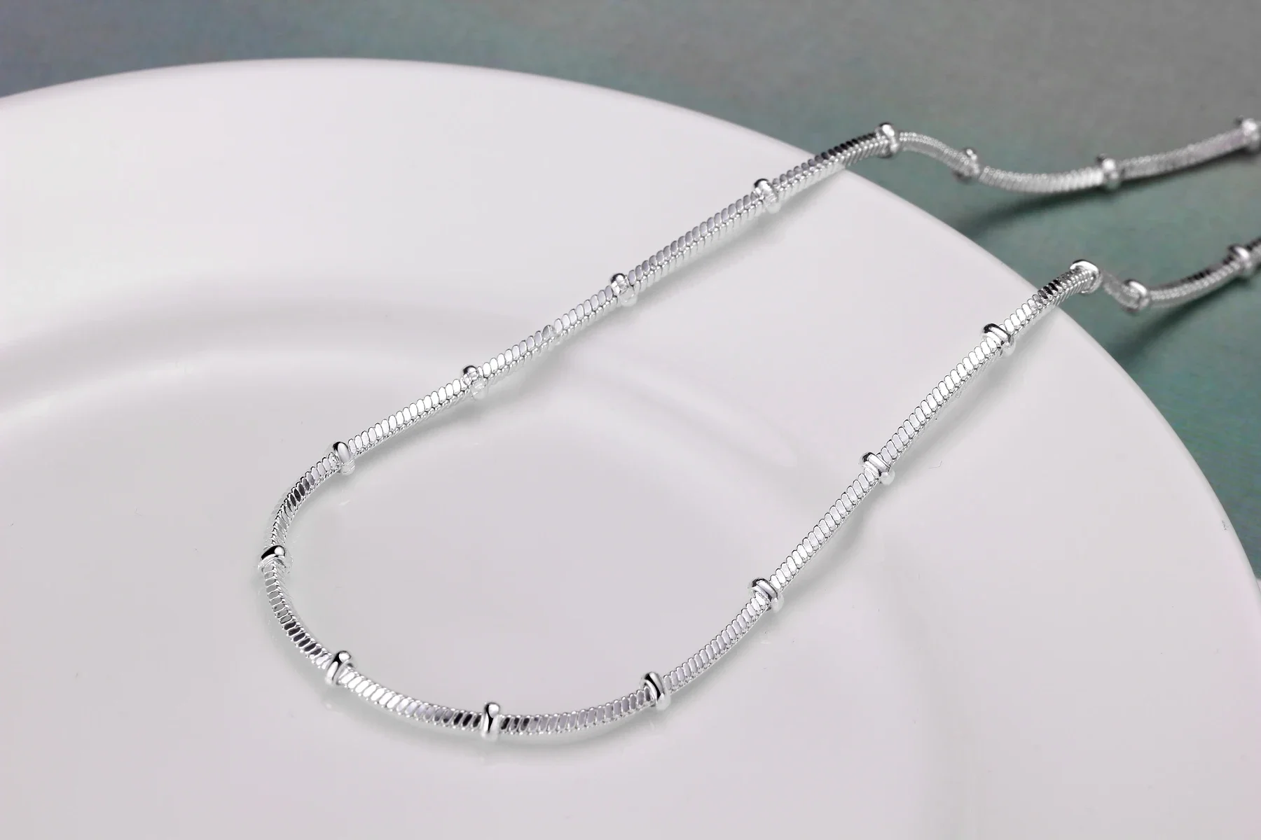 

Wholesale Silver Color Jewelry European Style Popular Women Lady Cute Charms Snake Chain Necklace Fashion Christmas Gift