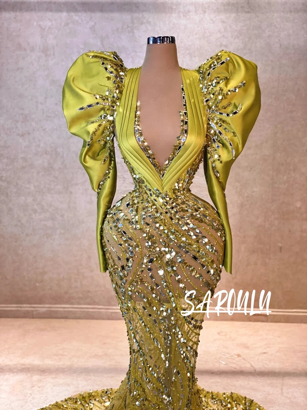 

Puff Sleeves Sexy Deep V Neck Evening Dress Green Illusion Mermaid Beautiful Beads Mirrors Glitter Prom Gown Customized