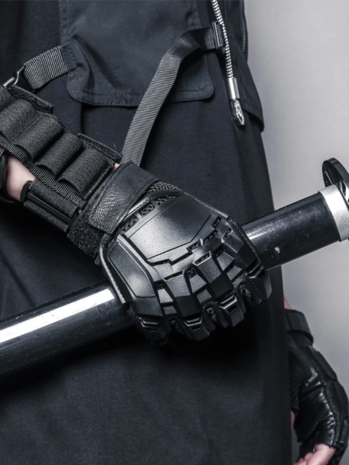 Dark Style Motorcycle Riding Gear Half Finger Workwear Mechanical Fashion Brand Biker Gloves Unisex Youth Summer 2025