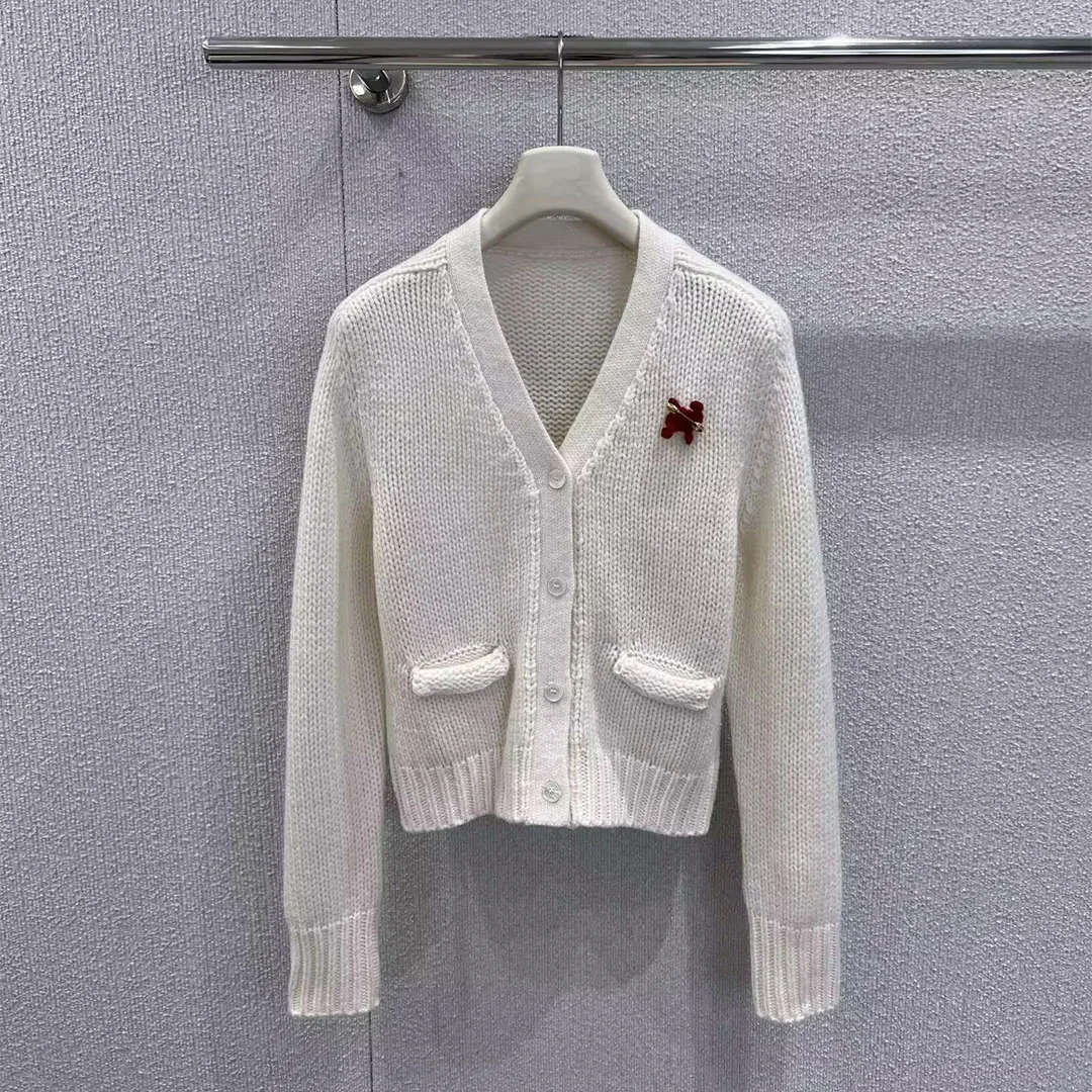 

Новые осенне-зимние вязаные кардиганы из шерстяной шелковой пряжи, женская новинка, брошь с v-образным вырезом и длинным рукавом, однотонный повседневный свободный свитер