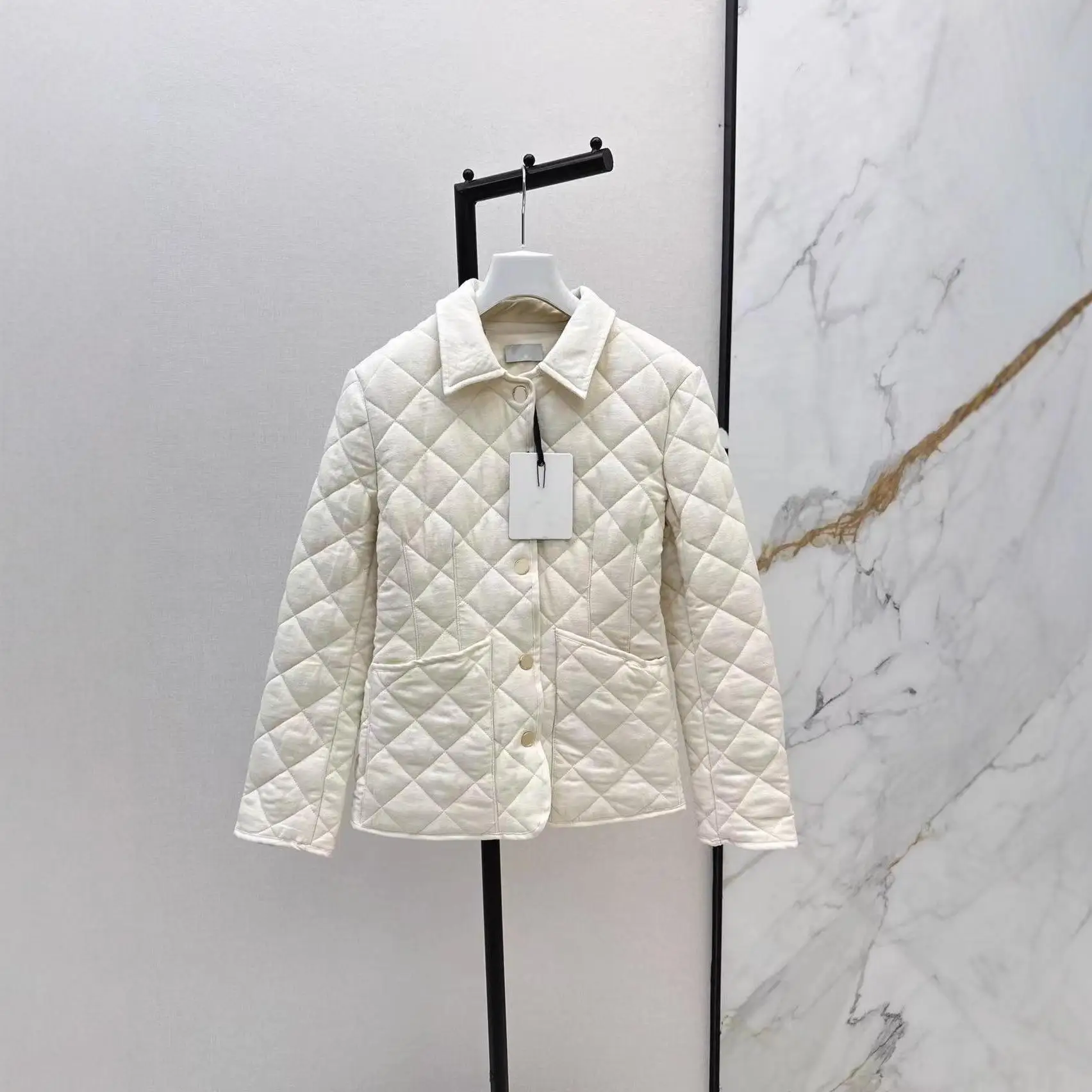 

Stylish Slim Fit Cotton Jacket with Letter Diamond Pattern Turn-down Collar Handsome Sewn Outerwear for Fashionable Women