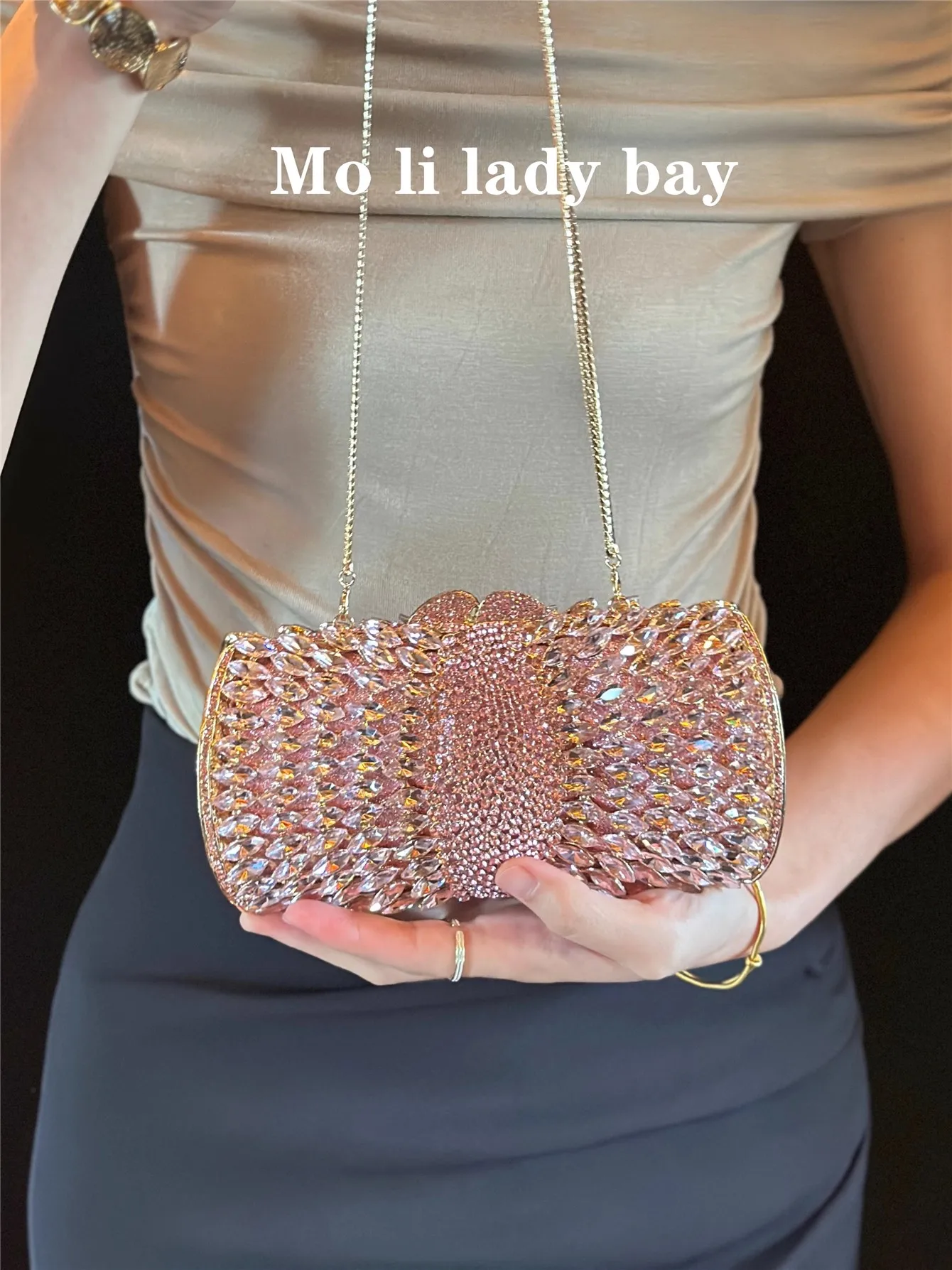 

Crystal Diamond Stones Metal Box Glitter Rhinestones Exquisite Banquet Bag Wedding Party Clutch Purse Luxury Fashion Evening Bag