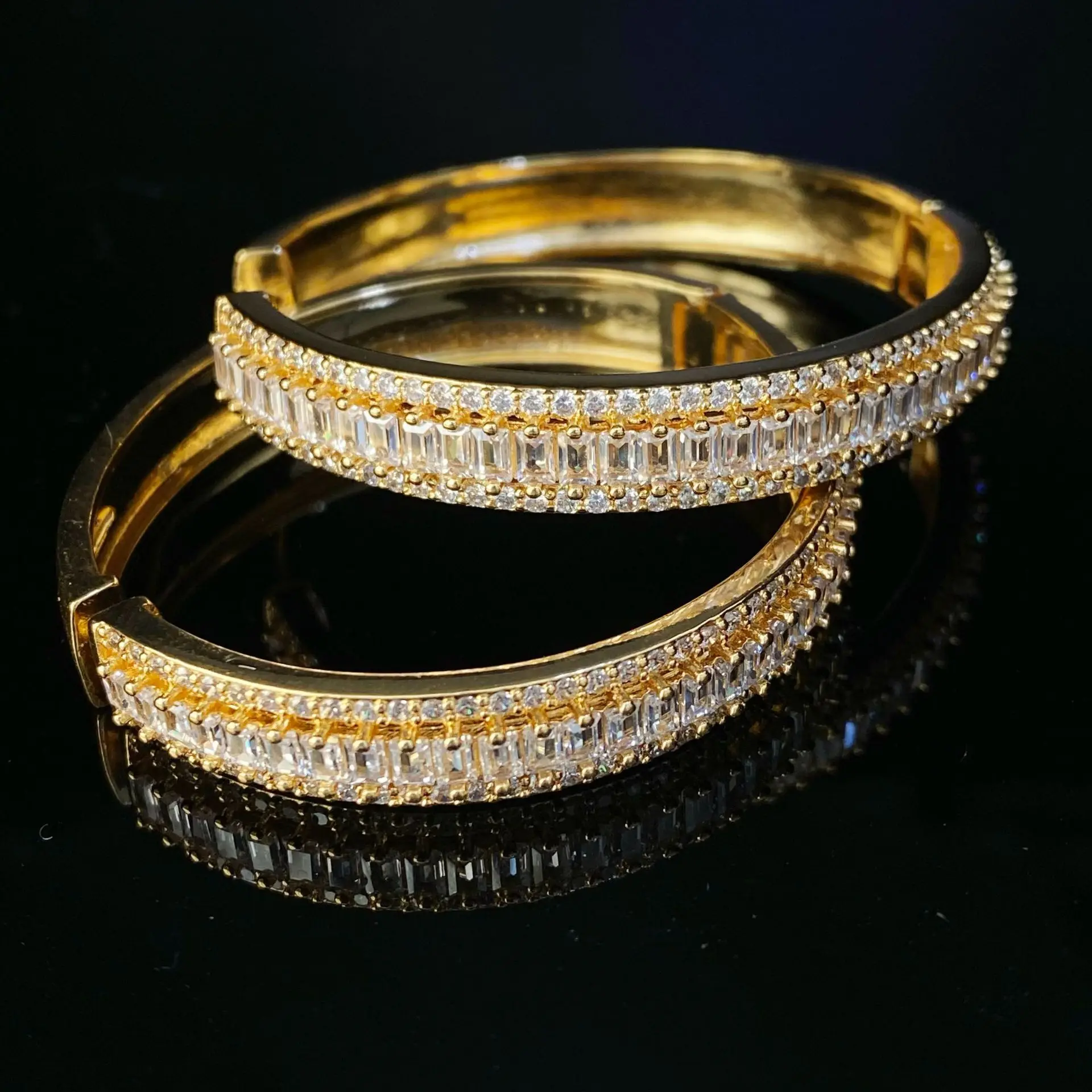 

Celebrity fashion copper plated 18K real gold zircon earrings European and American personality exaggeration