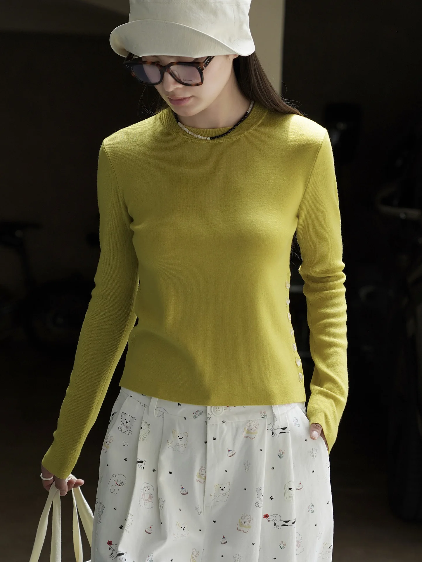 

Fashionable temperament, side button silk wool knit sweater, soft and sticky, slim fit, slimming top for women
