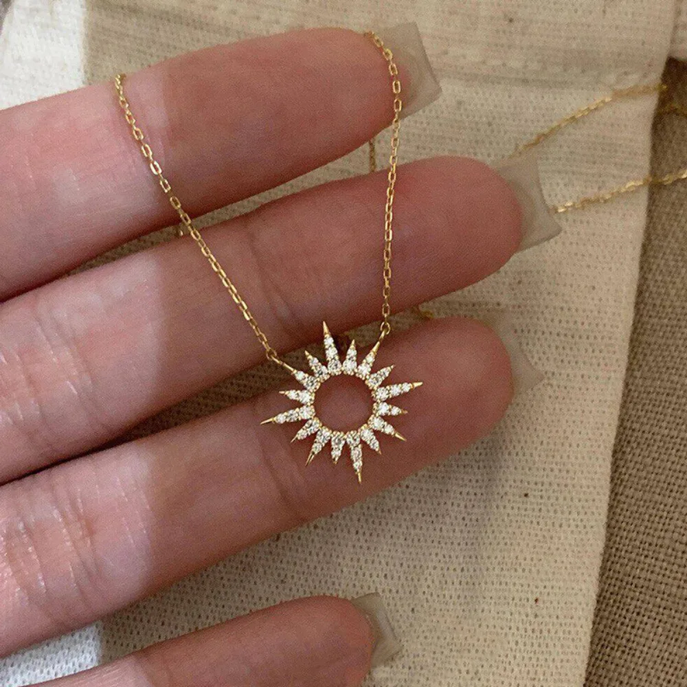 New Retro Luxury 925 Sterling Silver Hollowed Full Zircon Shiny Sunflower Pendant Necklace for Women Charm Birthday Gift Jewelry