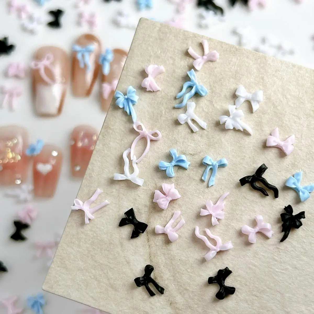 50PCS Mehrere Stil Linie Band Bögen Harz Nagel Charms Candy Farbe Süße Krawatten Bowknots Nail art Dekorationen für DIY Fee Nägel
