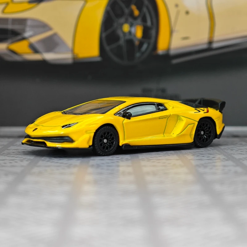 

Модель суперкара Lamborghini SVJ из сплава, масштаб 1:64, коллекционная статическая модель, украшение, подарок.