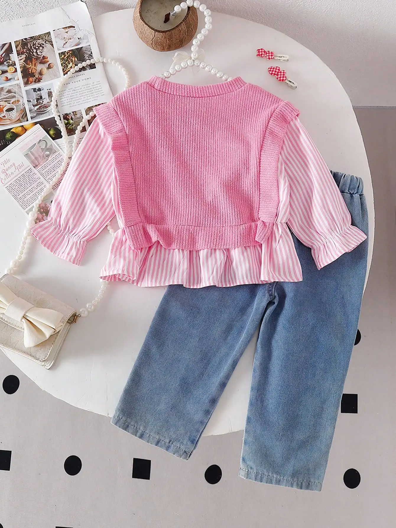 Two-piece baby girl striped round-neck long-sleeved top with denim pants, stylish and versatile for outings