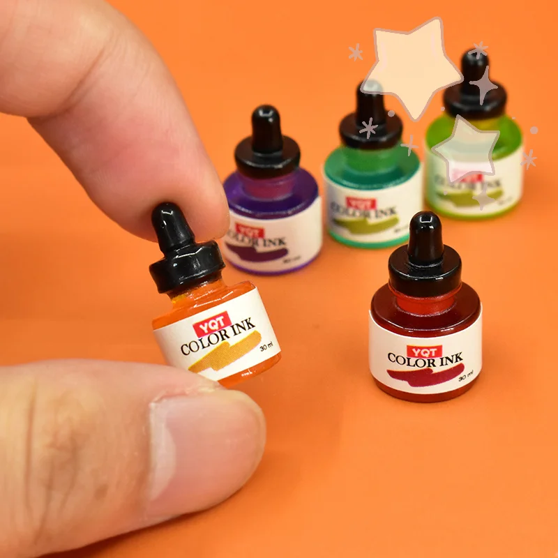 

Кукольный домик, мини-ноутбук, телефон, планшет, настольная лампа и модель книжной чашки для учебы, стол, сцена, декор кукольного дома