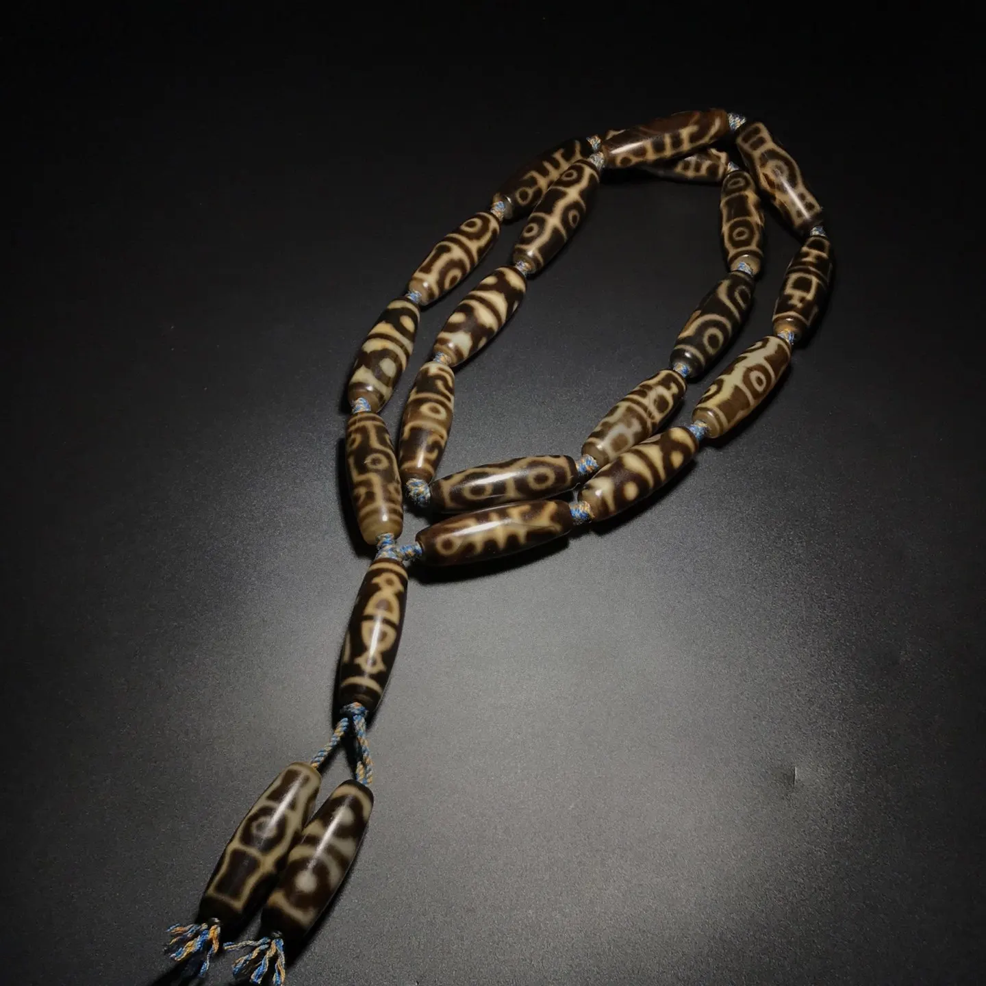 Tooth yellow agate 3469 eyes unbounded magic tool bottle dzi bead necklace collarbone chain Duobao string pendant 12 * 38m