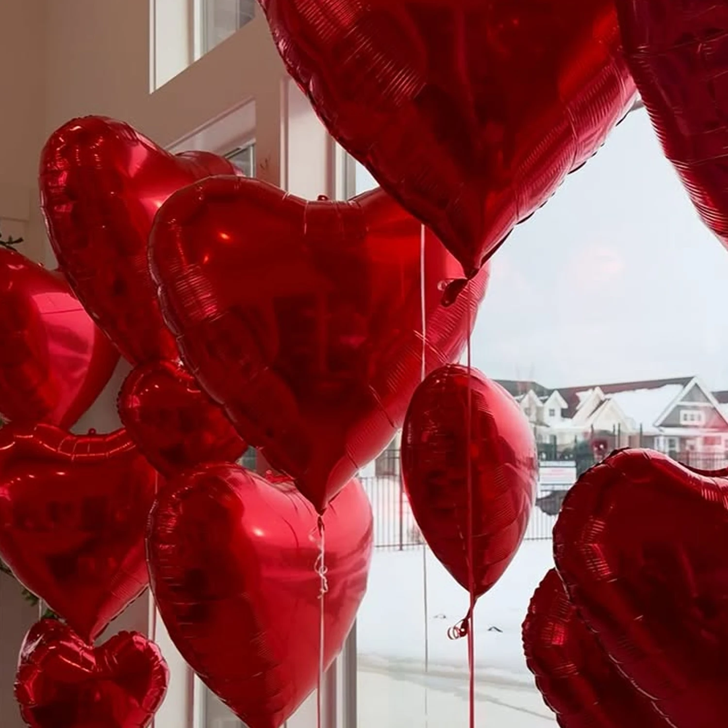 20 Stück herzförmige Aluminiumfolienballons mit rotem Band für Geburtstagsfeiern, Heiratsanträge, Hochzeitsjubiläen und Partydekorationen. – Detail 5