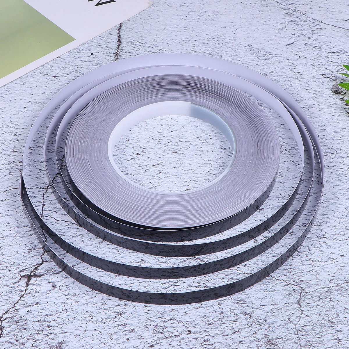 

1Pcs Waterproof Tile Sticker Self-Adhesive Tape Ceramic Seam Filler Easy to Use for Bathroom Kitchen Living Room (Black 1cm X