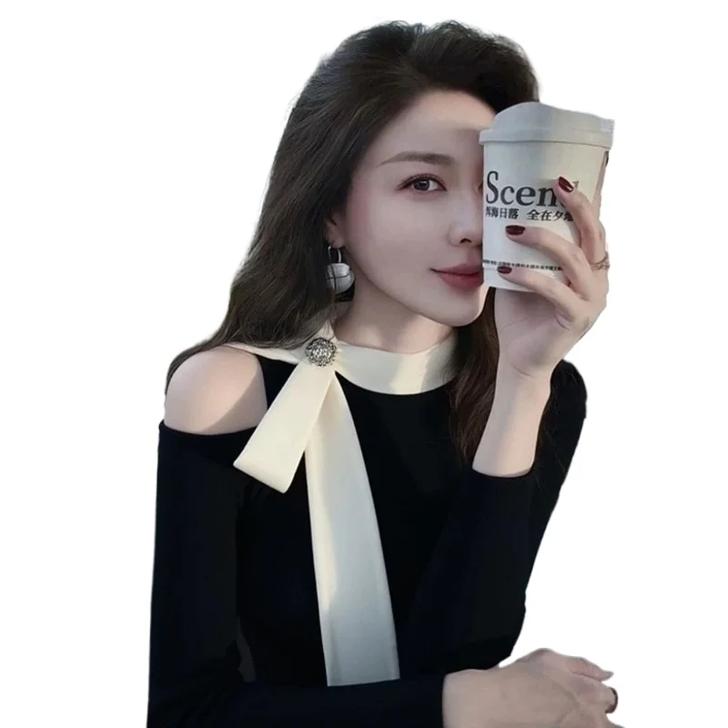 

Stylish Elegant Black Off-the-shoulder Straps Long-sleeved Knitted Sweater Women's Autumn High-end Age-reducing and Thin Sweater