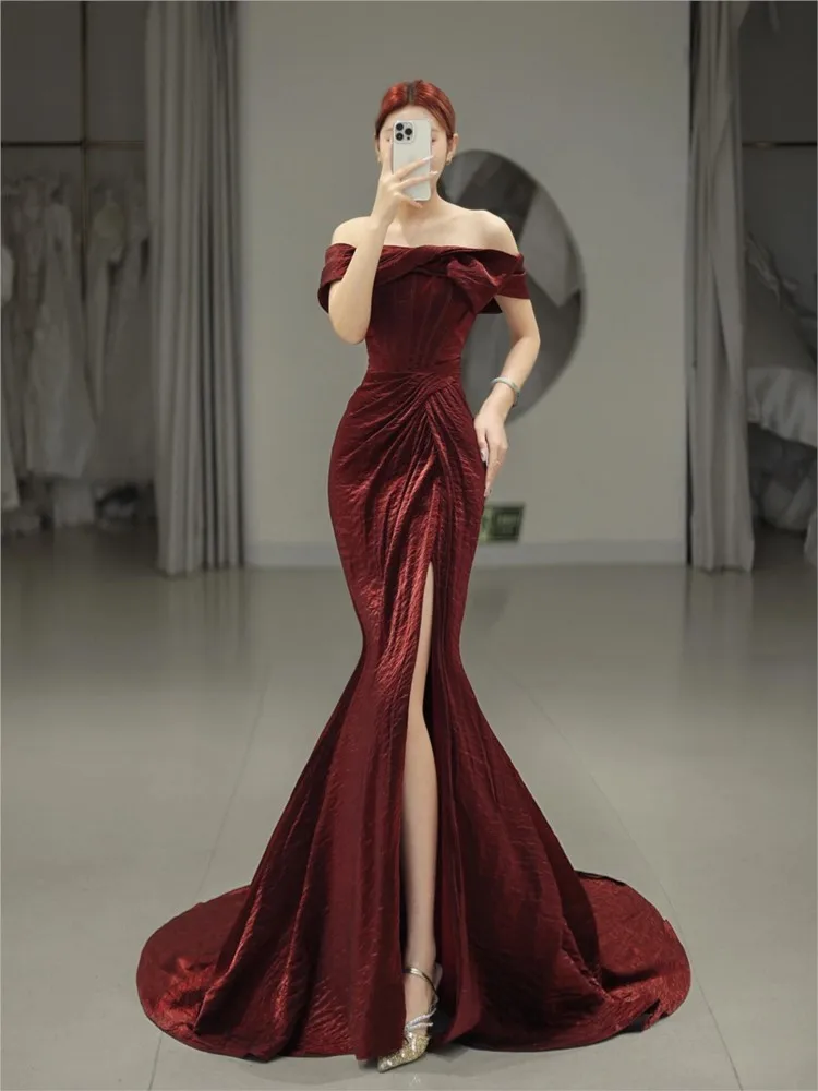 

Red fishtail toasting banquet waist bag hip one-shoulder and arm-covering dress