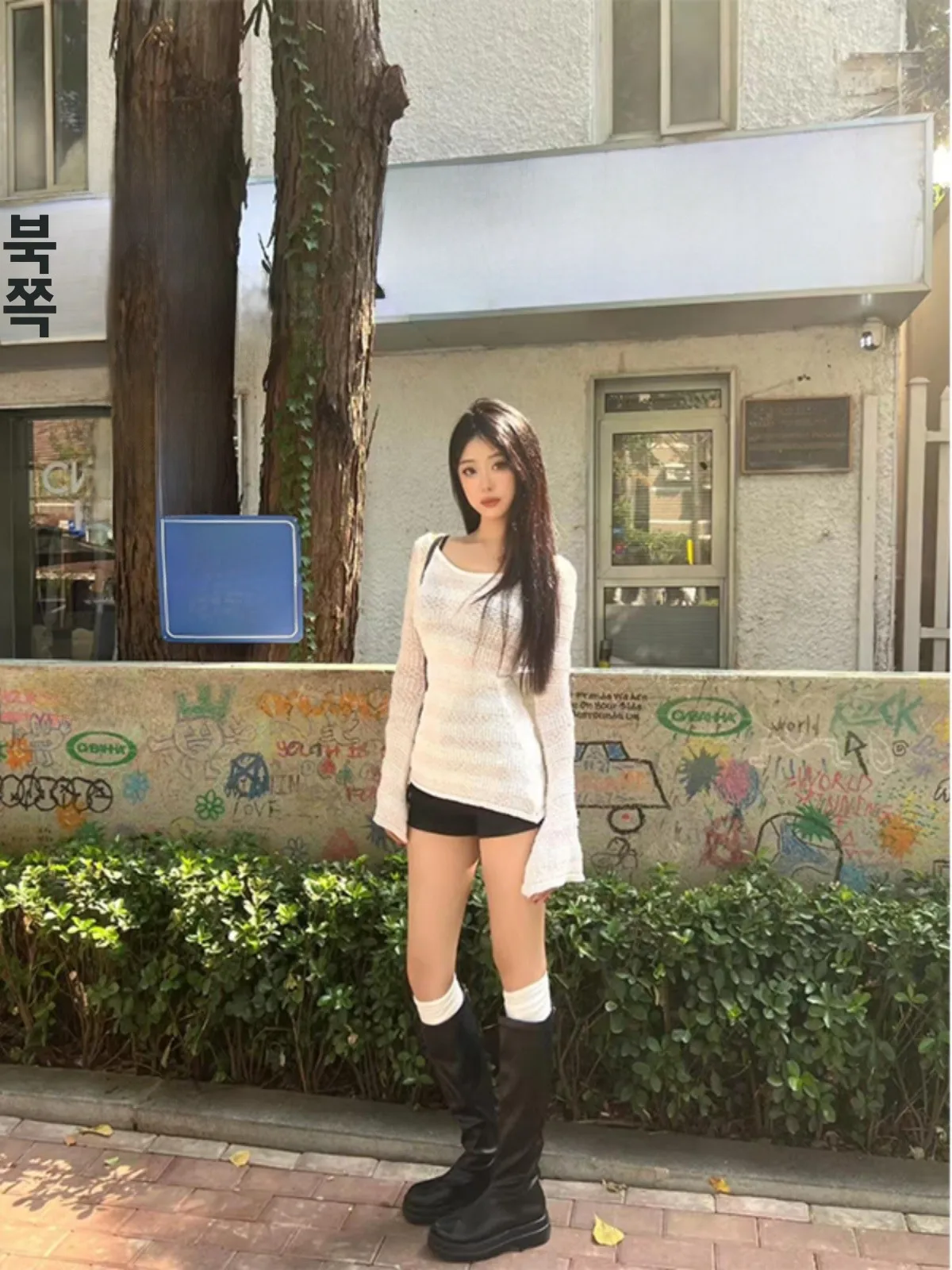

White Hollow out Summer Long Sve T-irt Women's Slim Fit Thin Sle Bell Sve Top Korean Sle Commute Faion