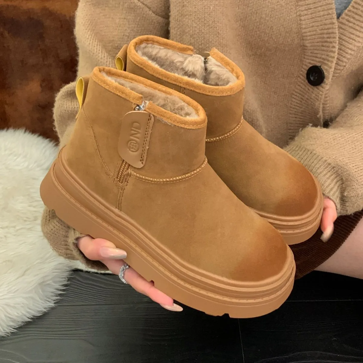 Warm non-slip heightening white thick-soled snow boots women's 2024 new winter short tube piled thickened cotton shoes