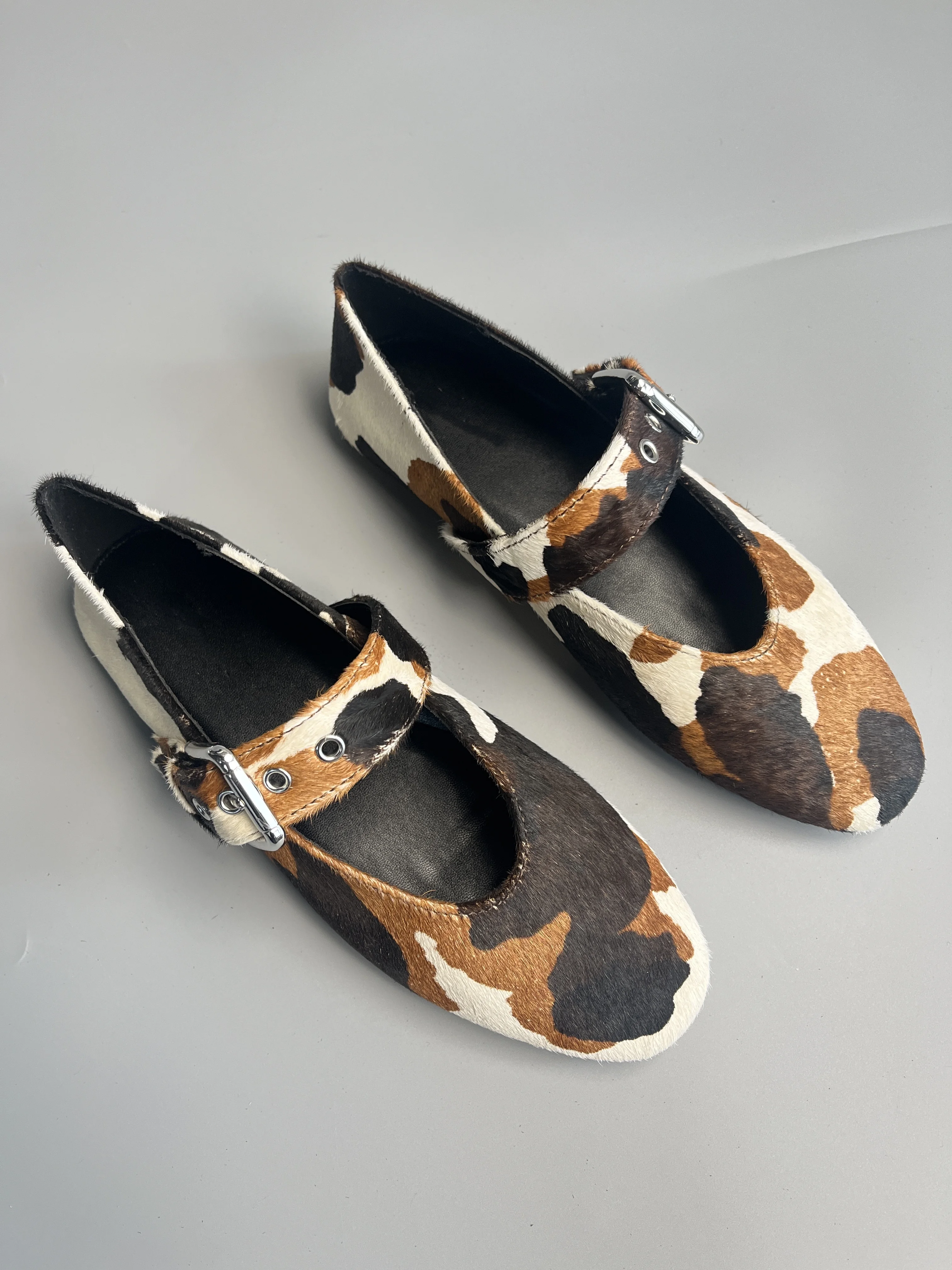Women's Cowhide Buckle Flats With Lightweight Sole Modern Casual Comfortable All-Matching Good Daily Shoes For Spring And Autumn