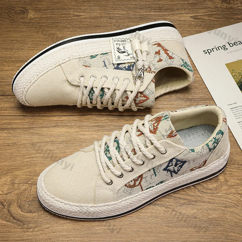 

Мужская парусиновая обувь с принтом, новинка 2026, легкие повседневные туфли на мягкой подошве с низким берцем, модные удобные соломенные кроссовки на шнуровке