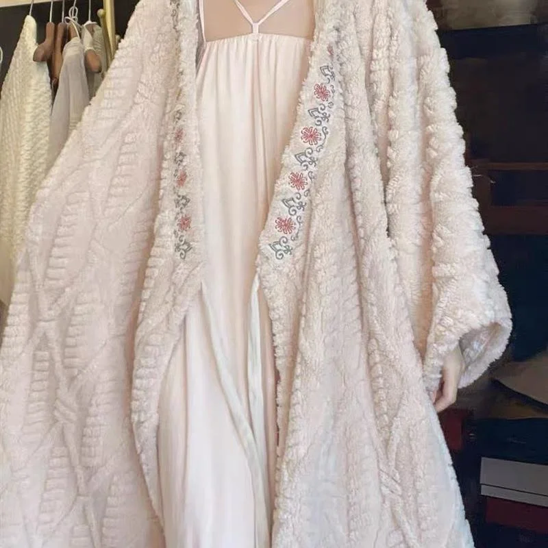 

Embroidery Hooded Pajamas Women's Autumn Winter Coral Velvet Long Pajamas Women's Plush Thick Home Clothes Outerwear Lace-Up