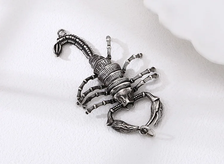 Wholesale 925 sterling silver scorpion pendant, men's and women's necklace pendant, retro vintage fashion, personalized accessor