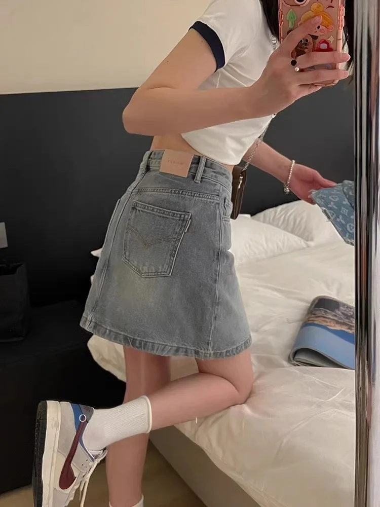 Saia  Jeans Feminina de Cintura Alta, Modelo Evasê, Estilo Verão, Nova Coleção, Efeito Emagrecedor, Azul Retrô, Versátil ...