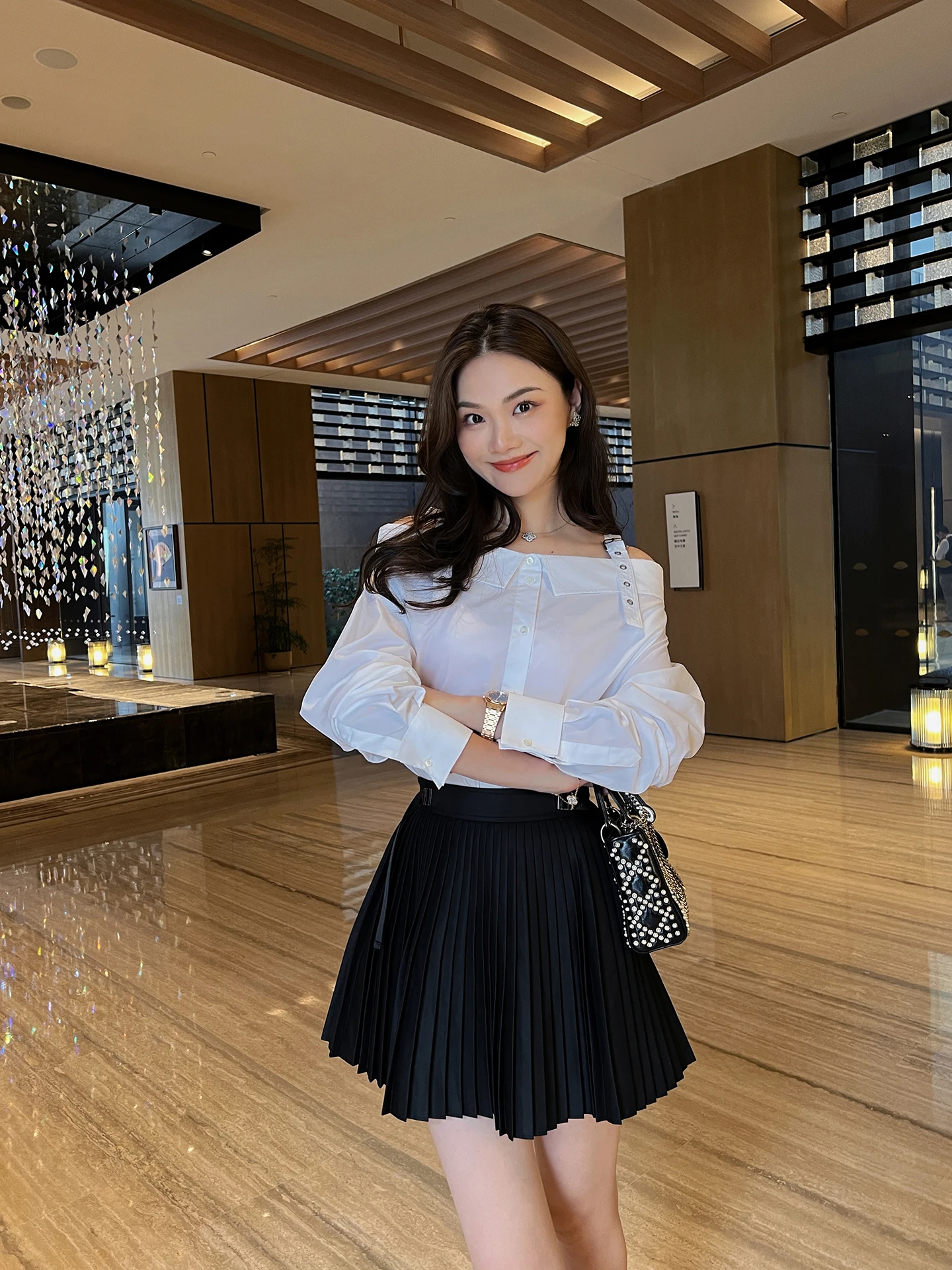 

Женская юбка А-силуэта с высокой талией, новая коллекция весна-лето, в студенческом стиле, плиссированная, удлиненная, для повседневной носки, однотонная.