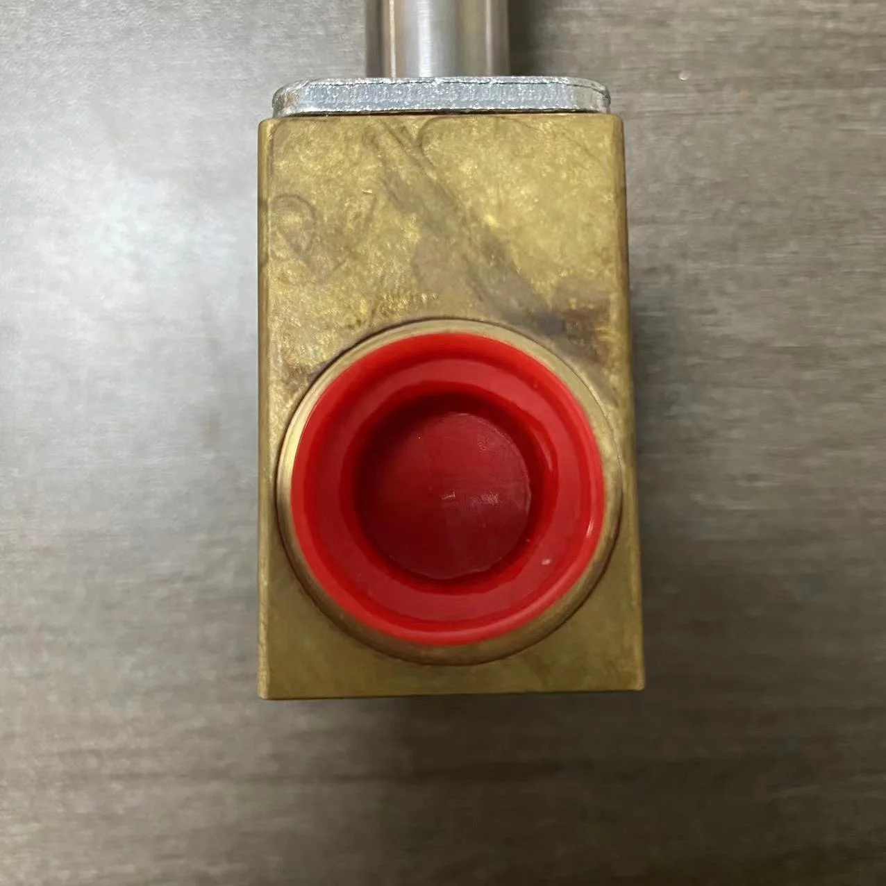 New Norgren 2/2 Direct Solenoid Actuated Poppet Valve 2102500