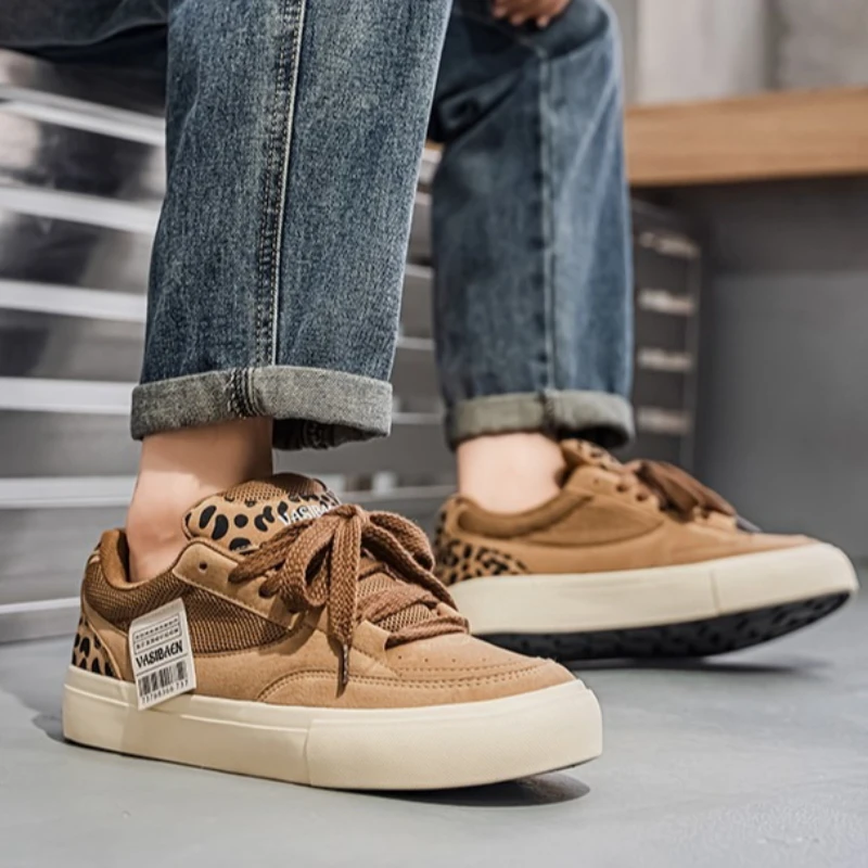 

Four-season Fashion Sneakers Casual Large-sized Color-blocking Flat-heeled Low-top Round-toed Versatile Niche Men's Sneakers