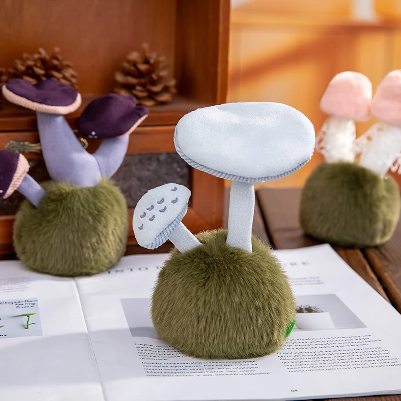 14cm Lustiges Pilz-Plüschtier Kawaii Kleine Plüschpflanze Tischbegleiter Weiche Cartoon-Stofftierpuppen Heim- und Bürodekoration Spielzeug